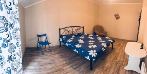 Комната с двухспальной кроватью возле м Осокорки